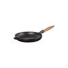 Le Creuset Stegepande M. Træhåndtag Ø28 -Køkkenudstyr 902091868 4a242a2f d273 4994 a211 2aa596ba4060 1800x1800